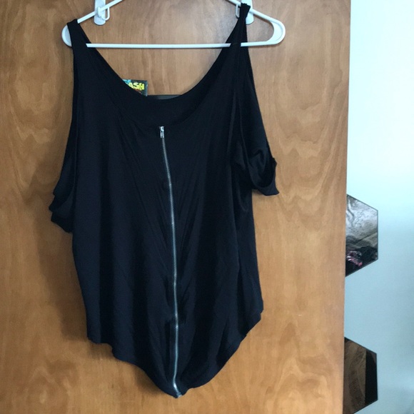 Tank - Picture 2 of 2